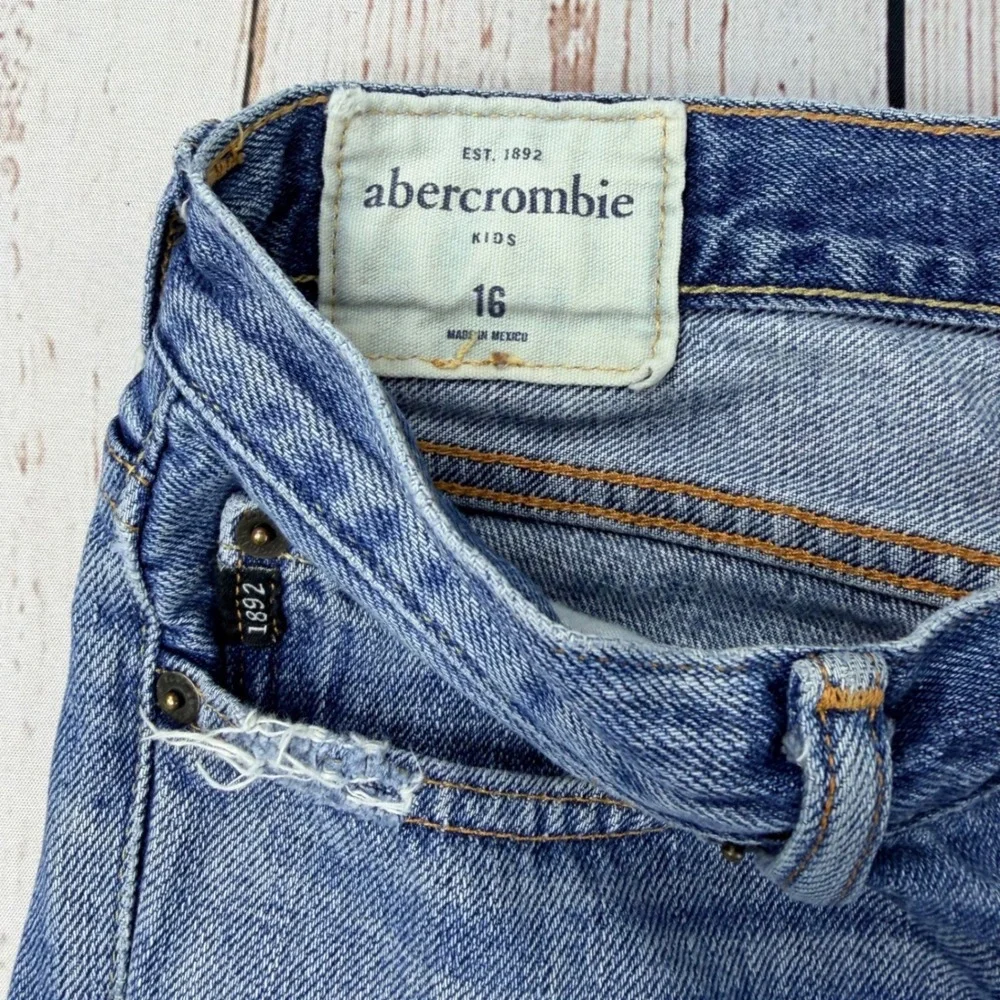 Abercrombie Kids Classic Straight Leg Jeans Light Wash Denim Size 16